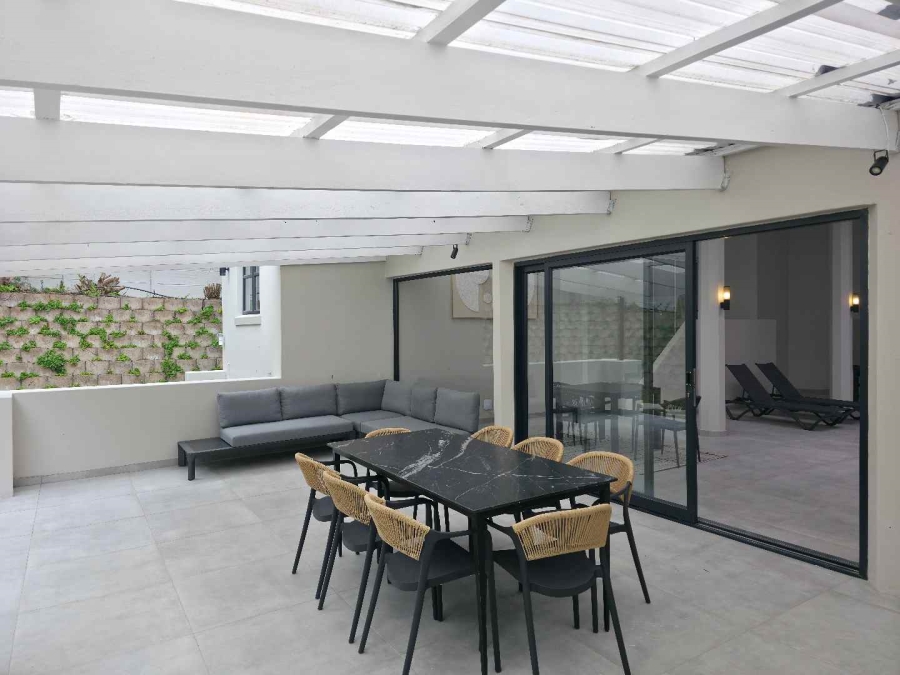 5 Bedroom Property for Sale in Plattekloof Western Cape
